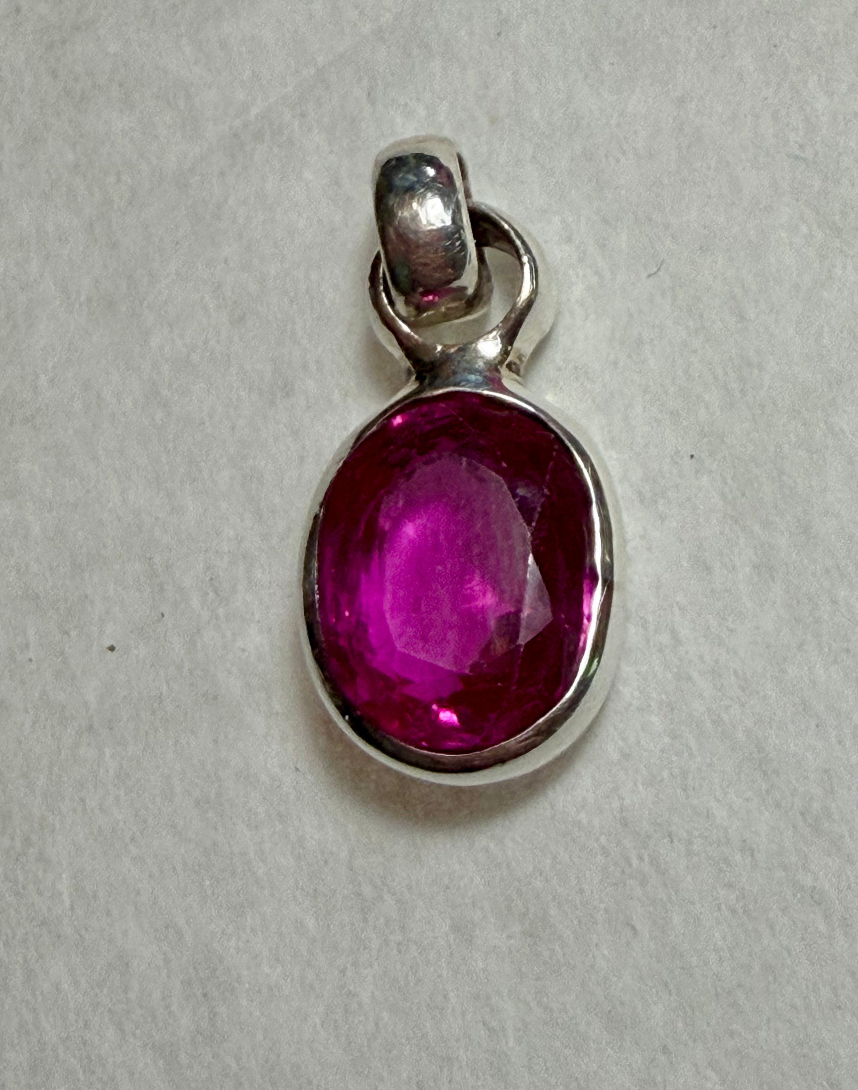 Certified 9.20 carat Natural Pink Sapphire Pendant. Sterling Silver. Beautiful!