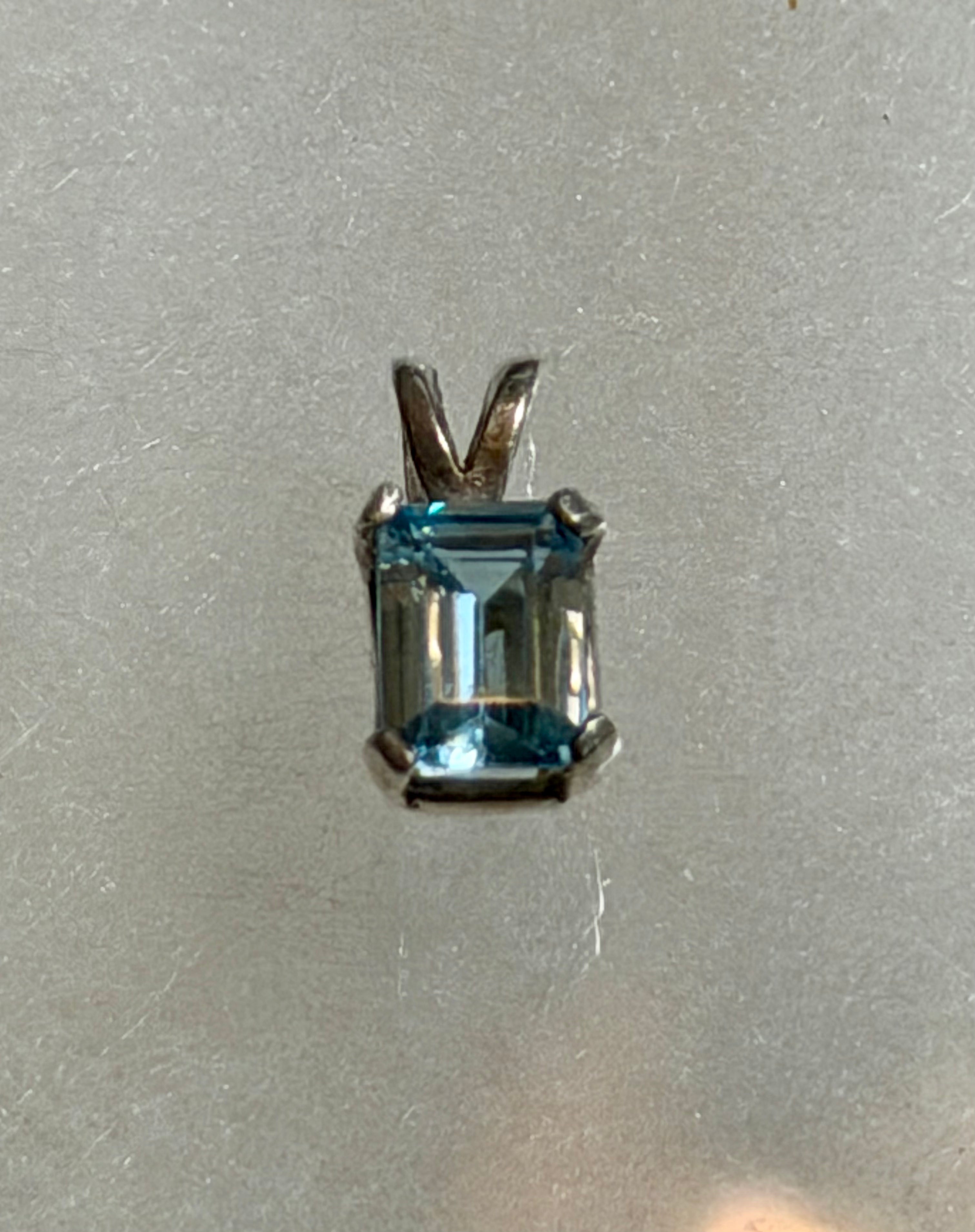 1.50 carat Natural Blue Topaz Pendant. Sterling Silver.