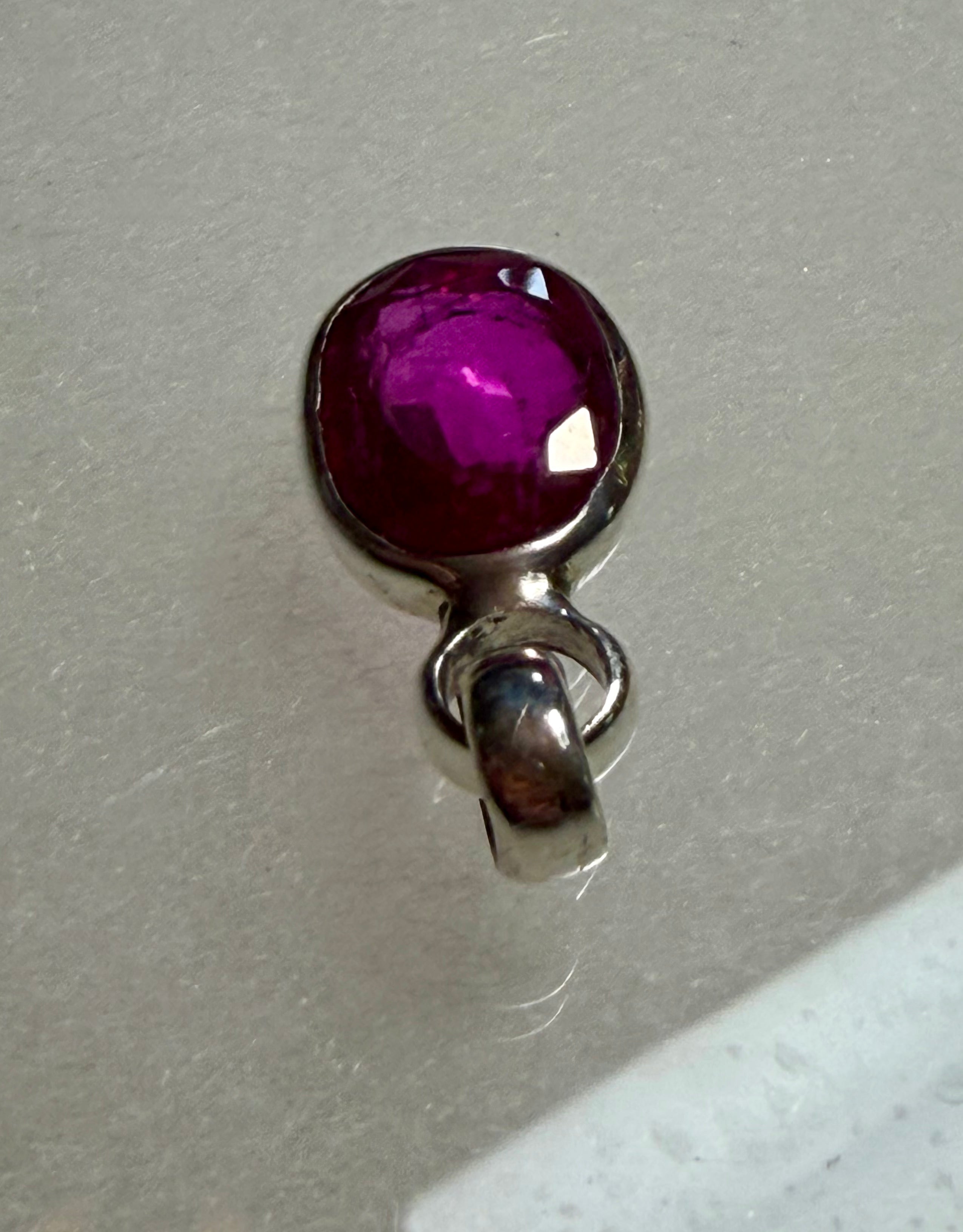 Certified 9.20 carat Natural Pink Sapphire Pendant. Sterling Silver. Beautiful!